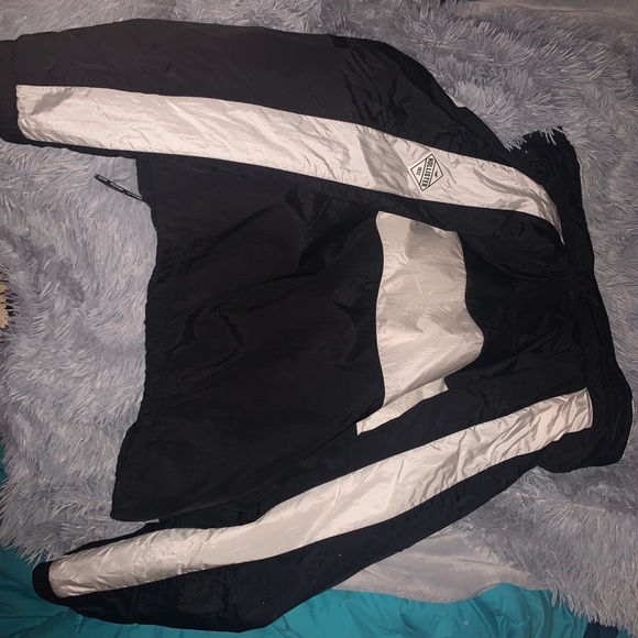 Hollister black and white fleece lined jacket - Picture 2 of 5